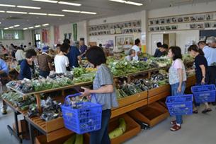 JAフルーツ山梨フルーツ直売店 八幡店店内の様子