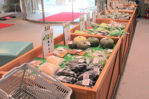 つむぎの湯直売所の店内の様子